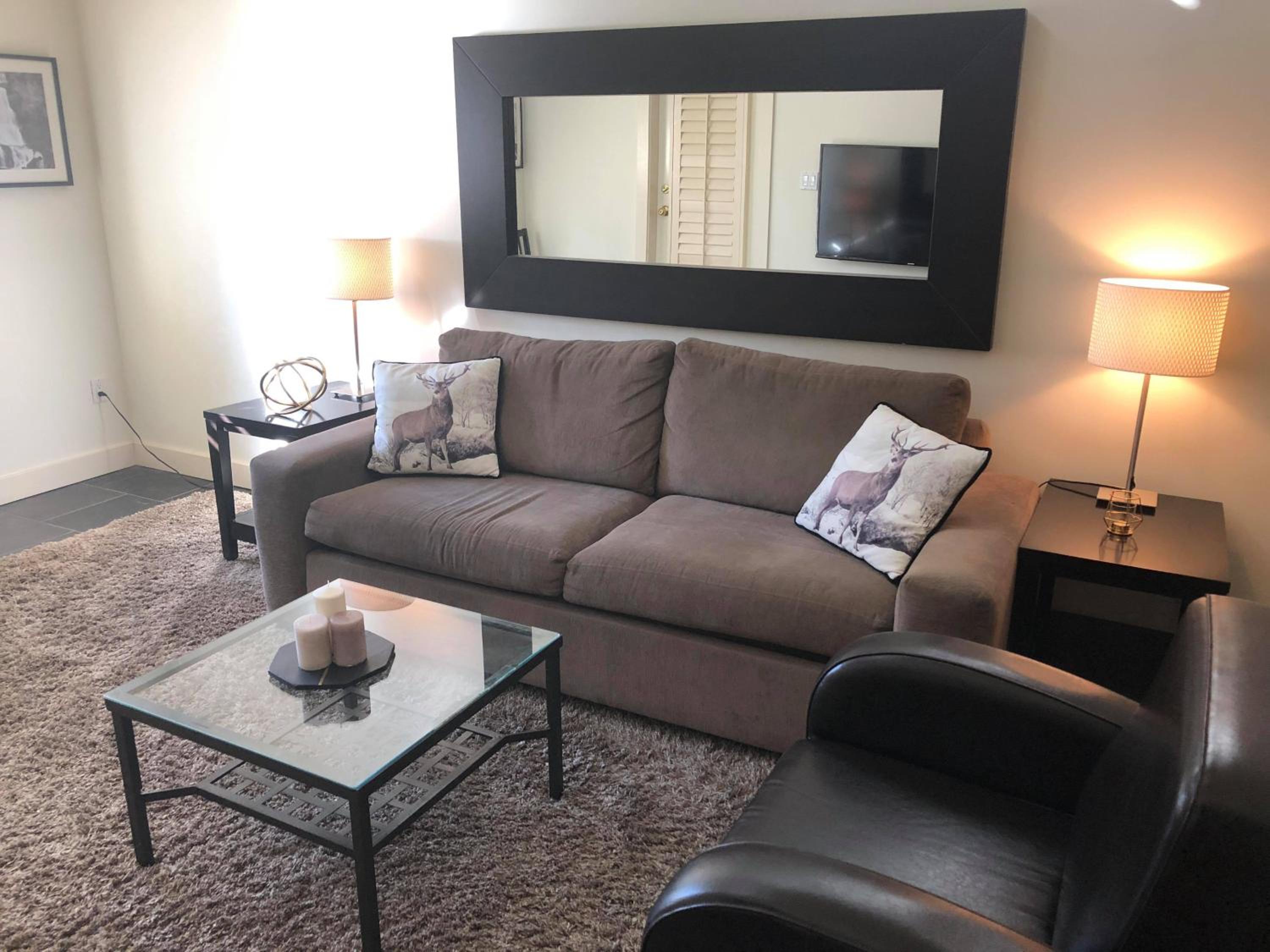 Фото Glacier Lodge Boutique Hotel