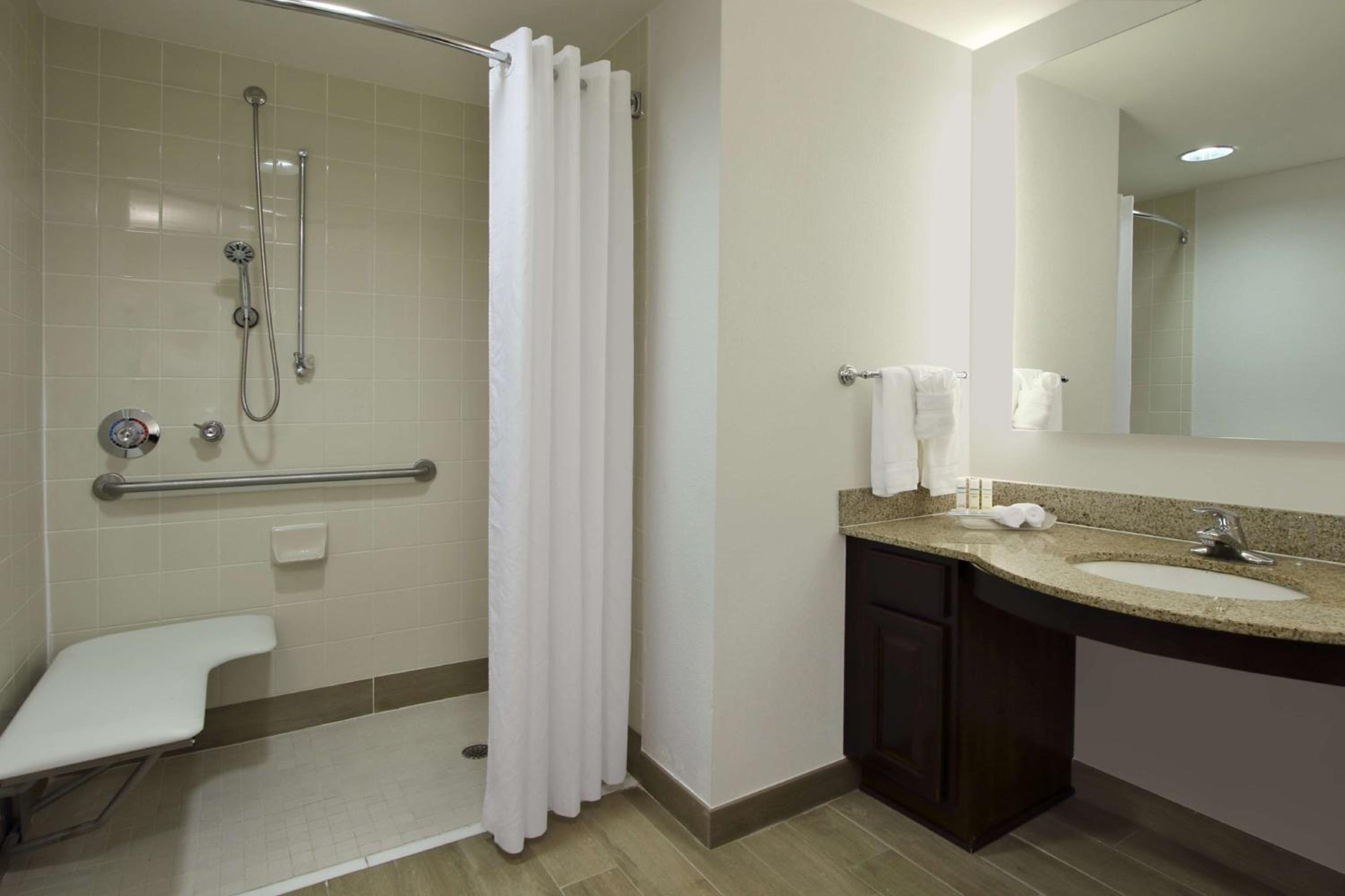 Фото Homewood Suites by Hilton Miami Airport West
