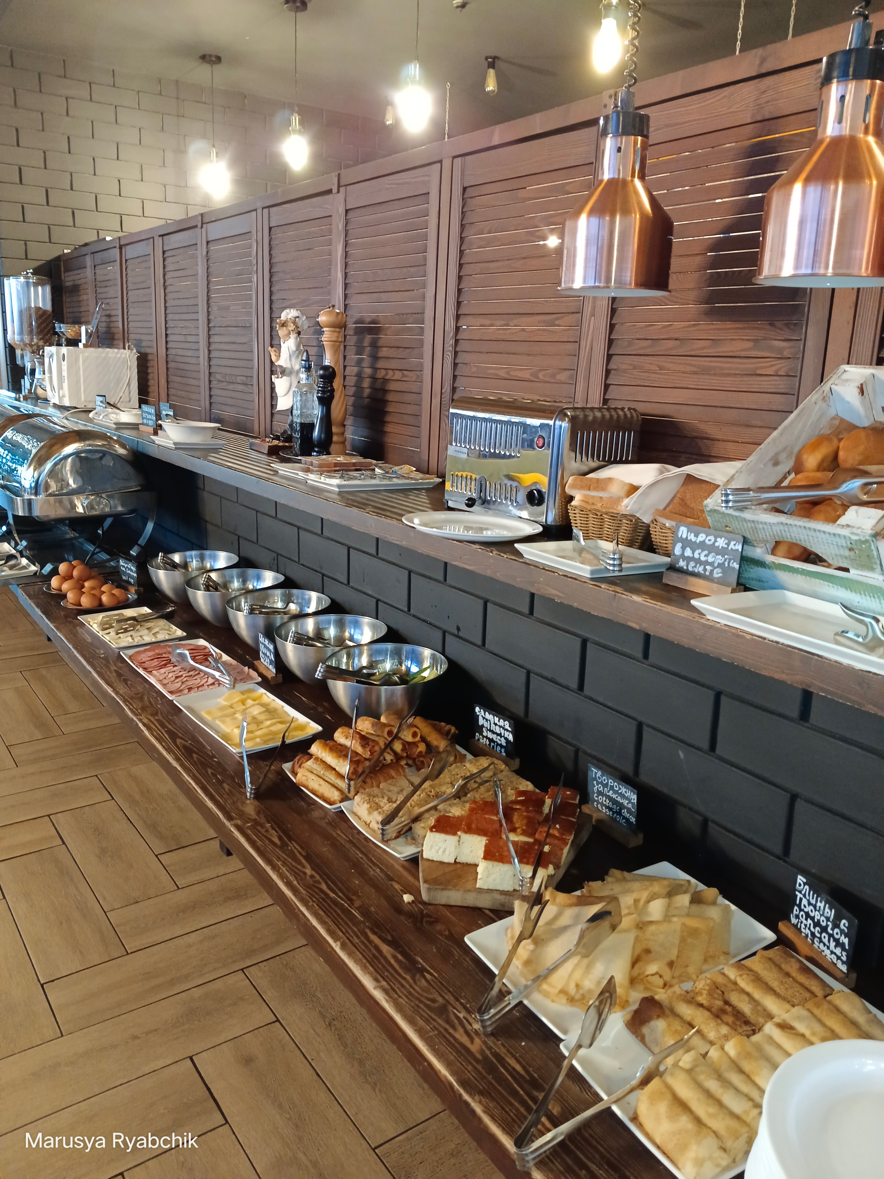 Фото Central Inn Conference Hotel