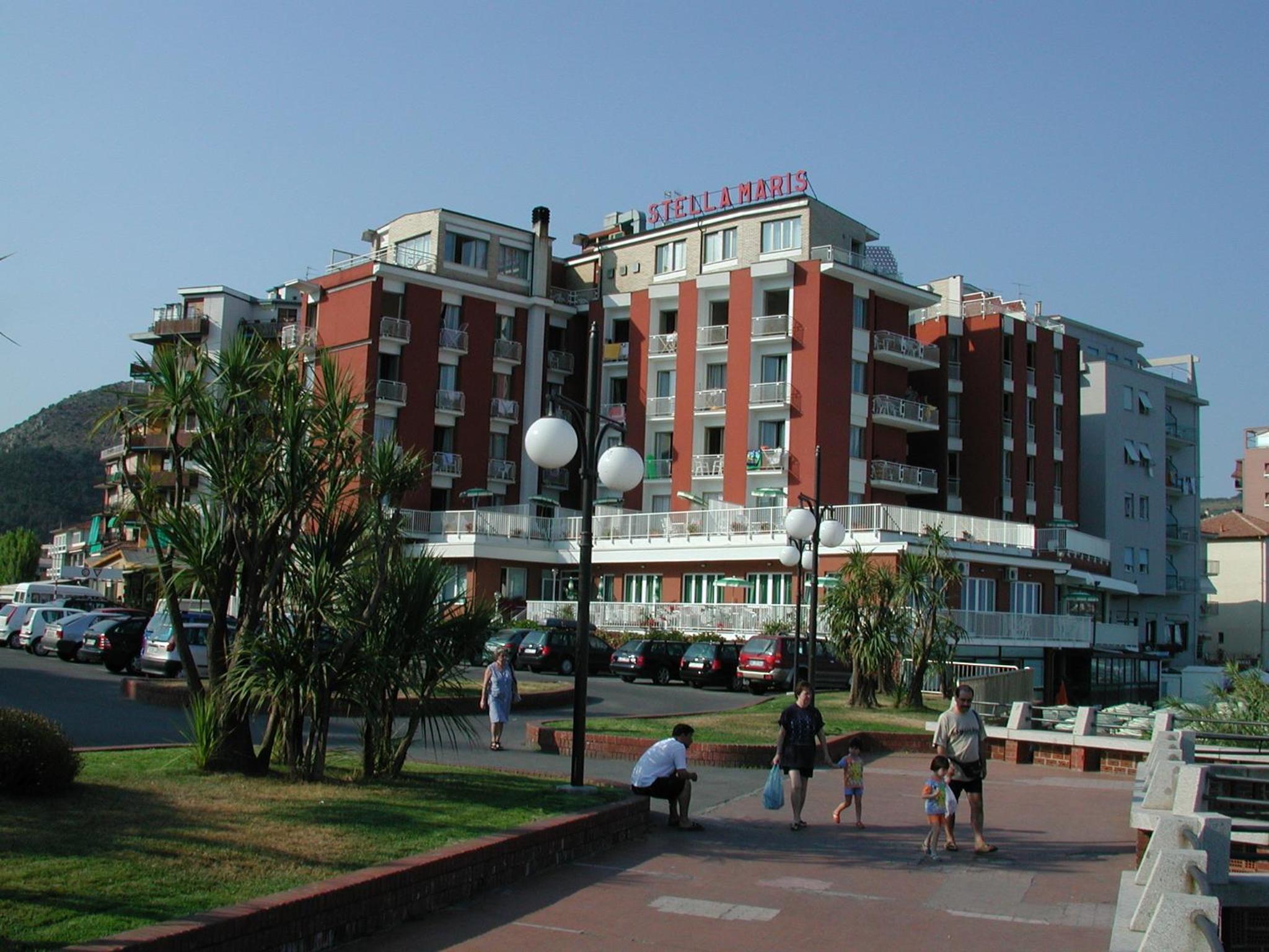 Фото отеля 2