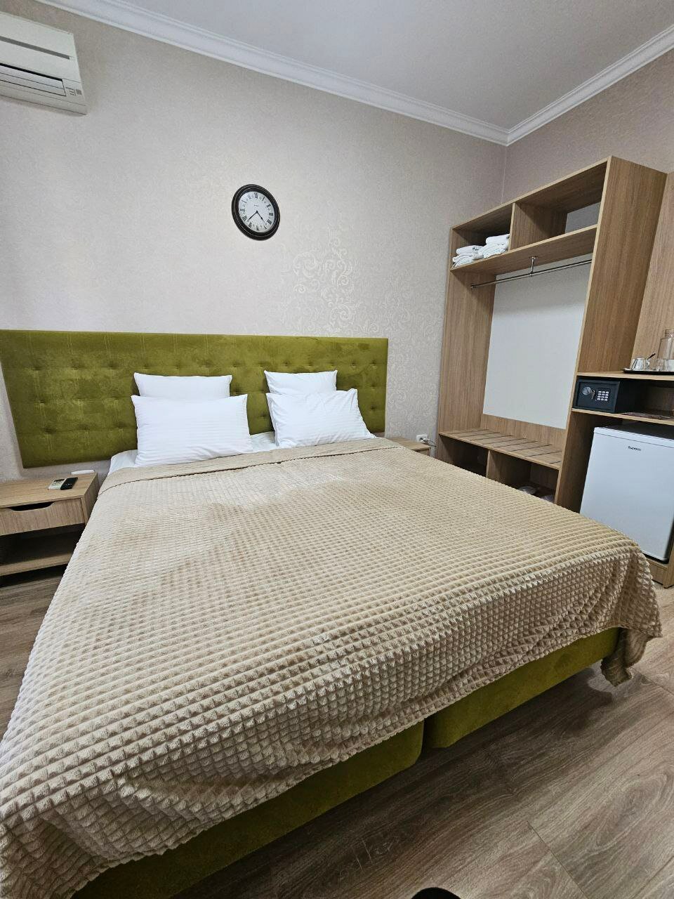 Фото Алая Роза