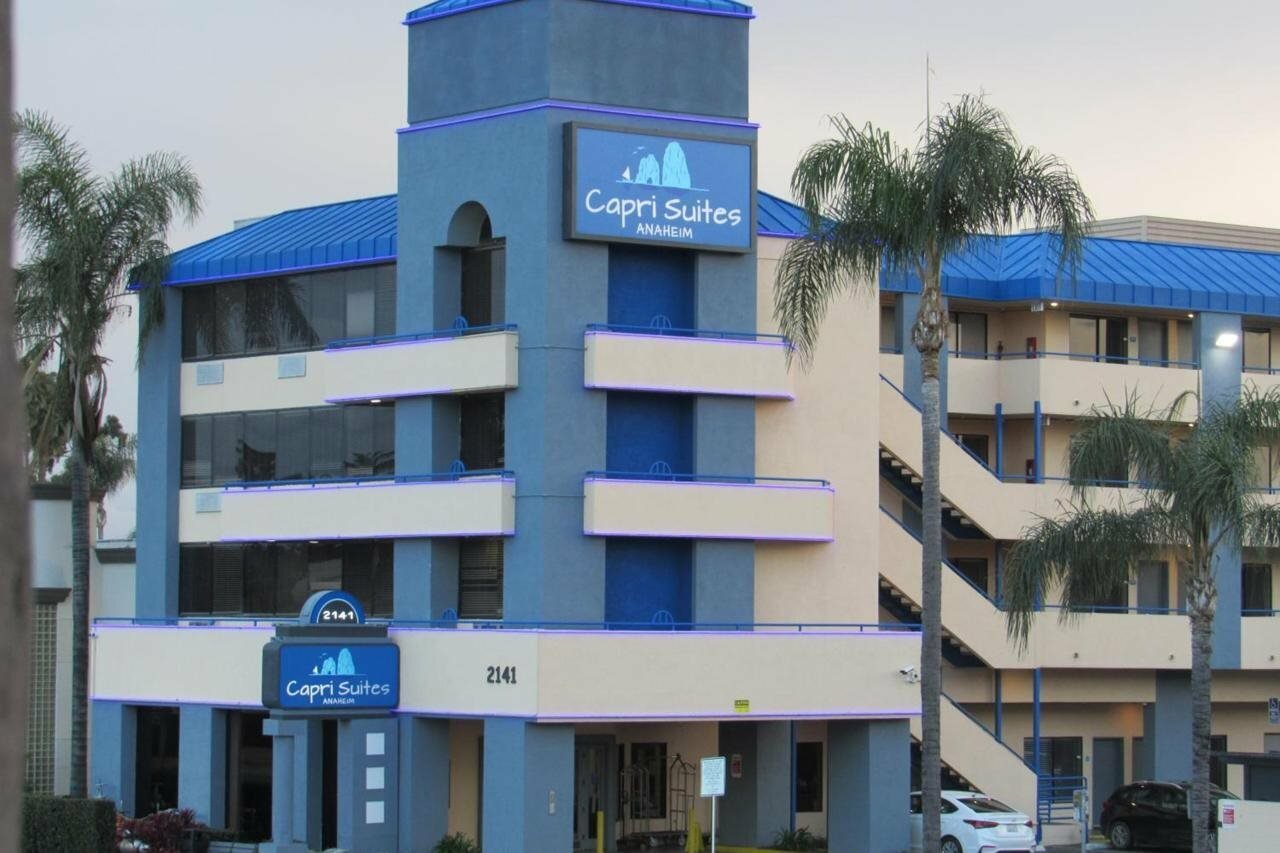 Фото Capri Suites Anaheim