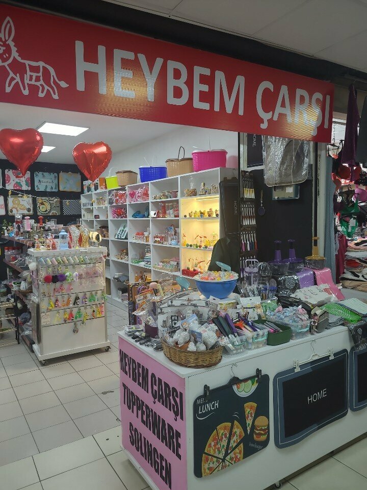 Tableware shop Heybem Bazaar, Ankara, photo