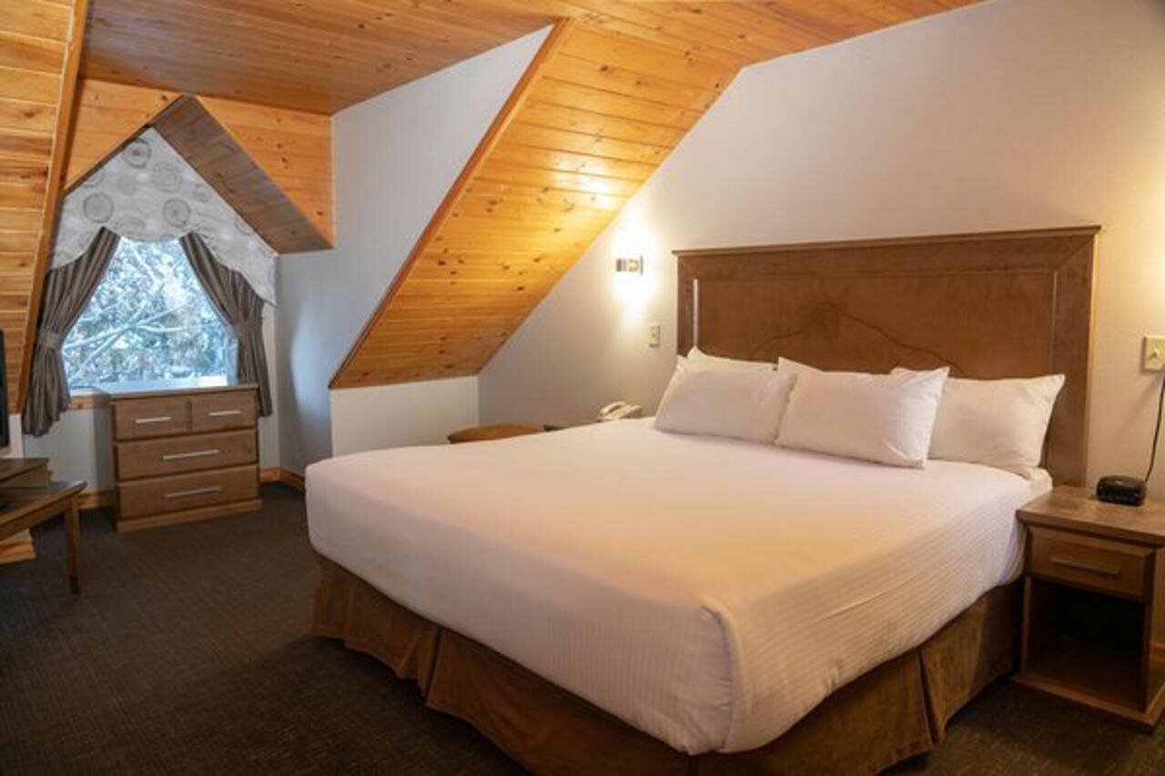 Фото Rundlestone Lodge