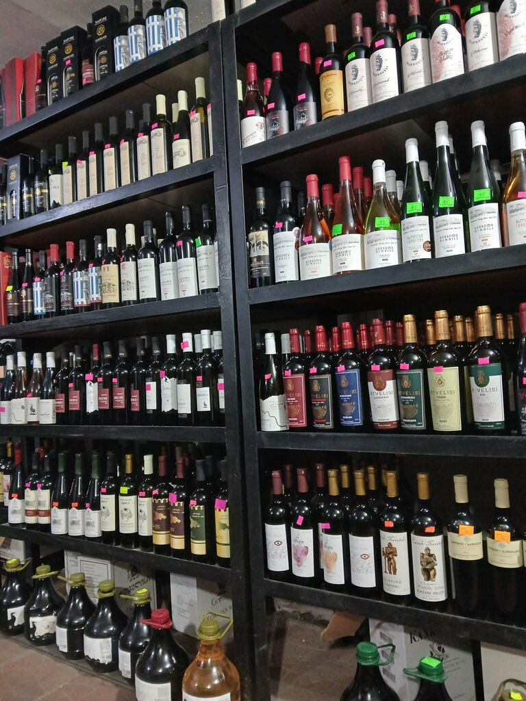 Alcoholic beverages Wine Cellar Dry Bridge, Tbilisi, photo