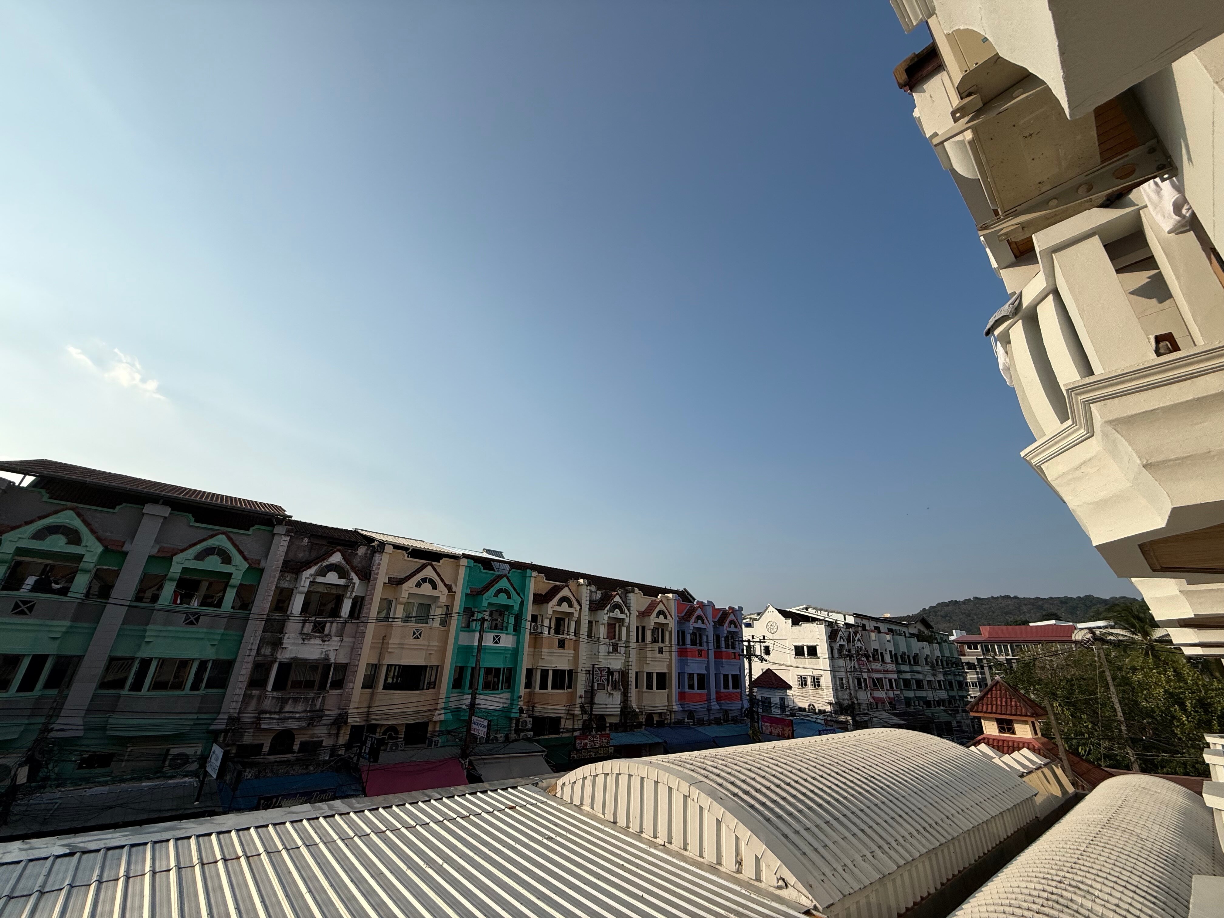 Фото Rattana Karon Beach Hotel