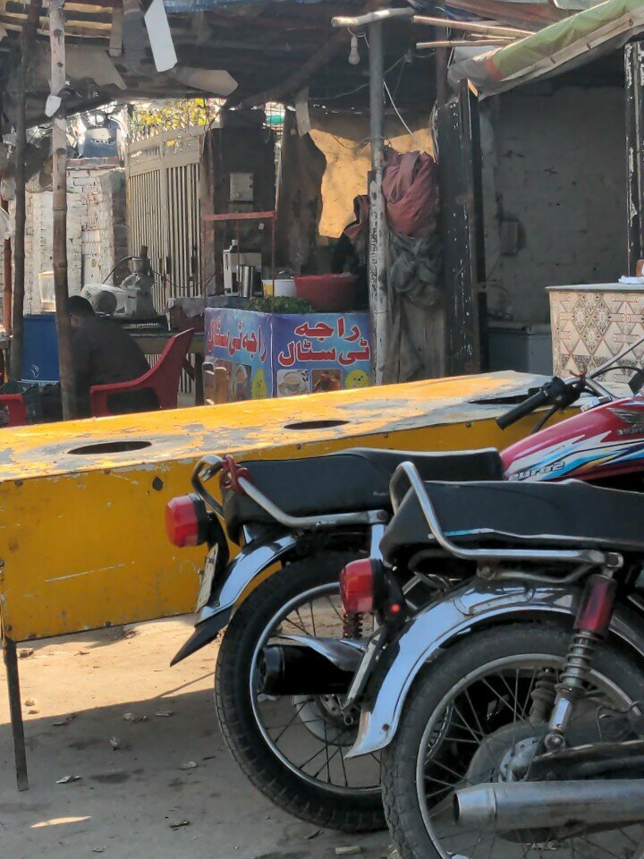 Tea shop Raja tea stall, Lahore, photo