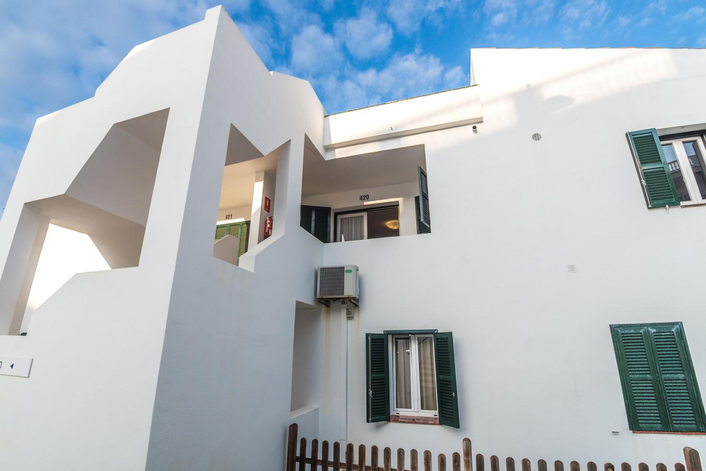 Фото White Sands Beach Club