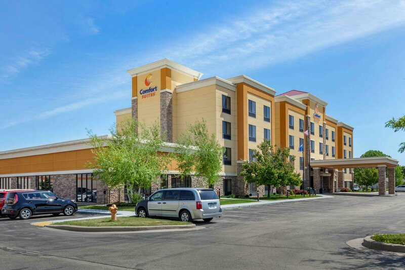 Гостиница Comfort Suites Oshkosh в Ошкоше