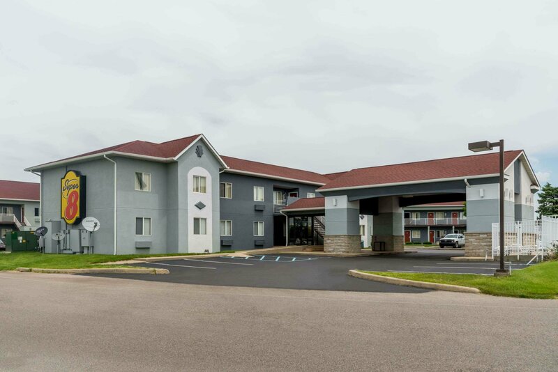 Гостиница Super 8 by Wyndham Indianapolis/NE/Castleton Area