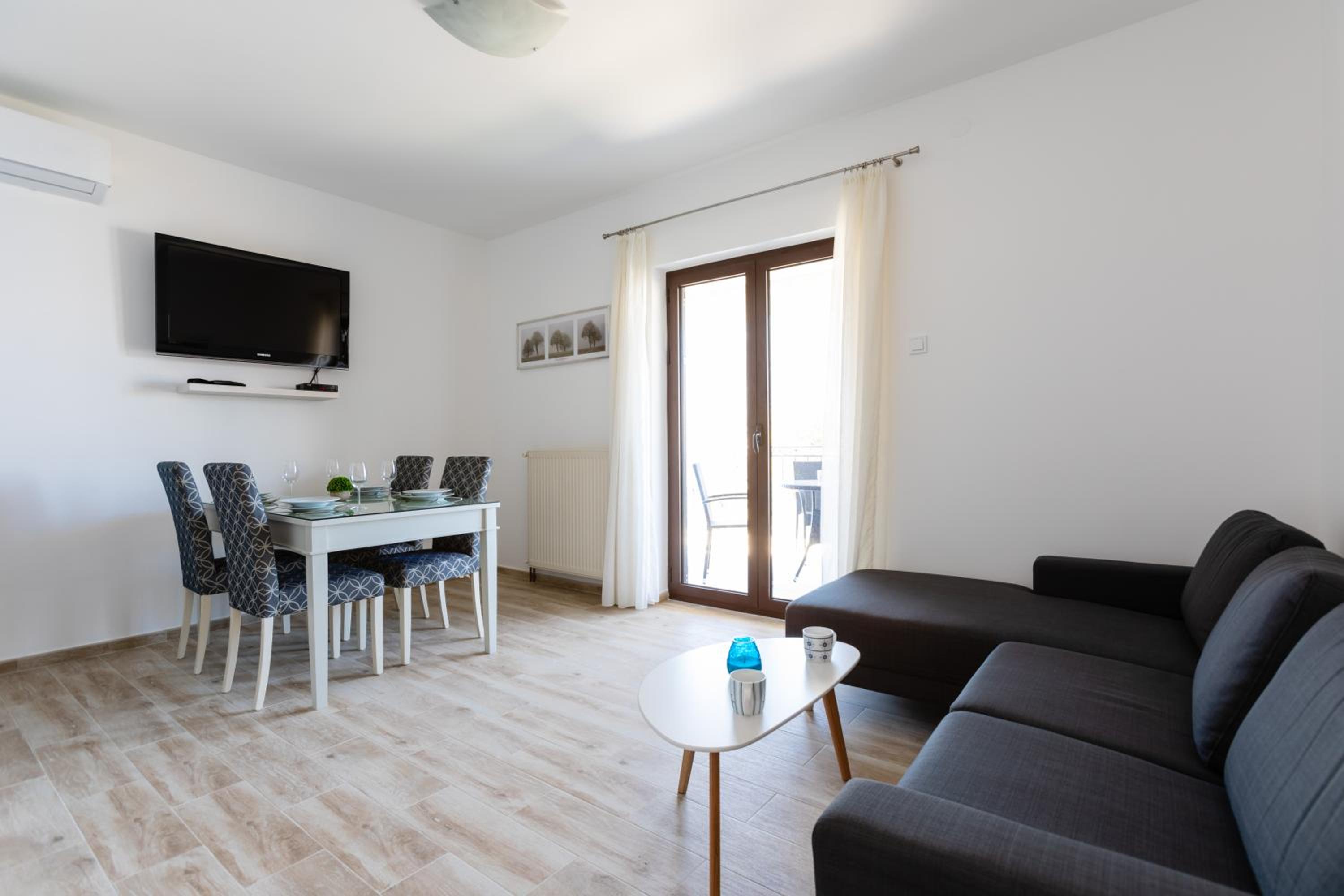 Фото Apartments Miramar