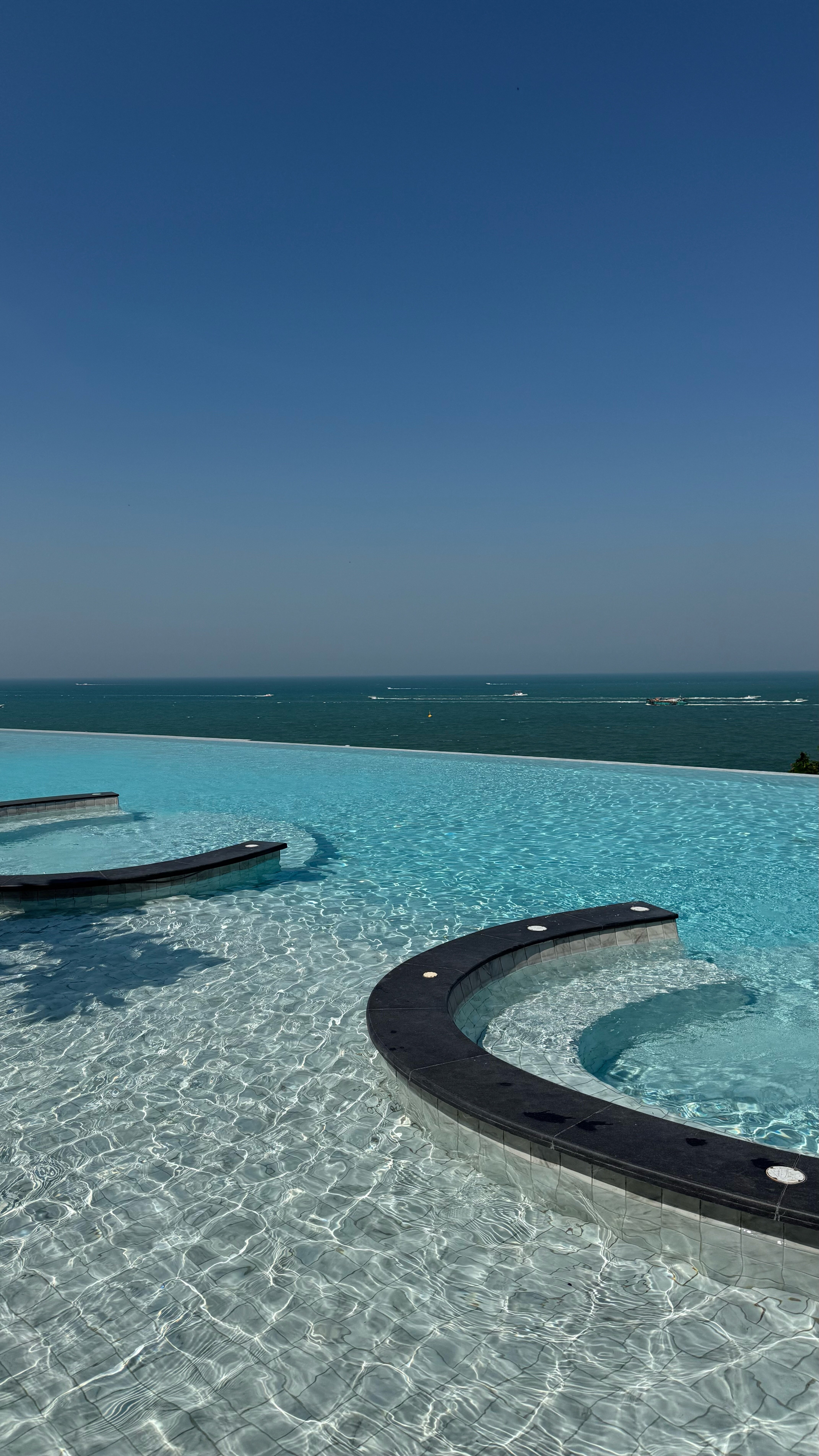 Фото Royal Cliff Beach Hotel