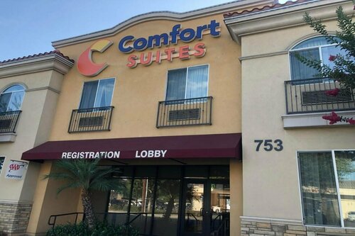Гостиница Comfort Suites Near City of Industry - Los Angeles в Вест Ковине