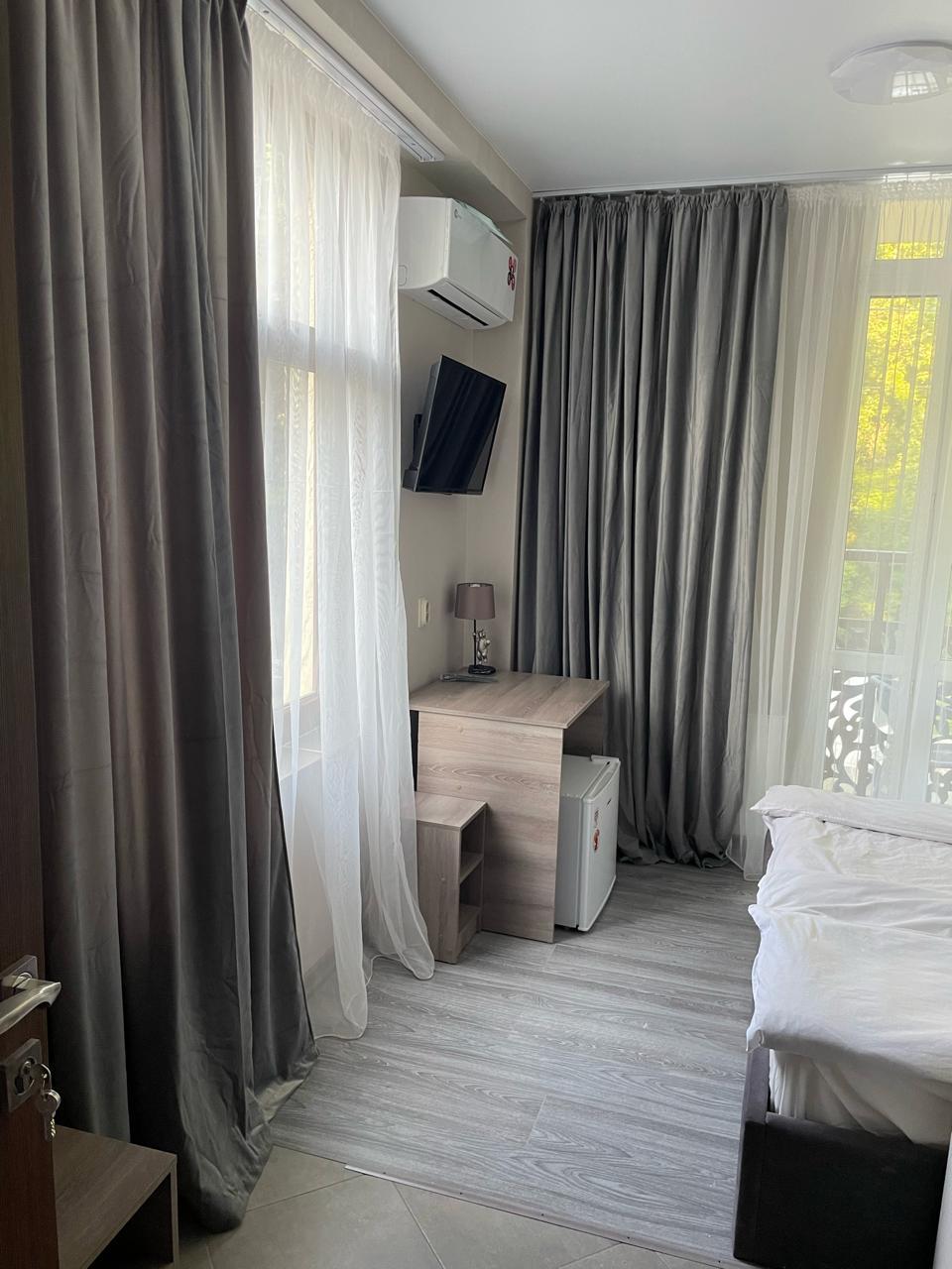 Фото Бирюзовый