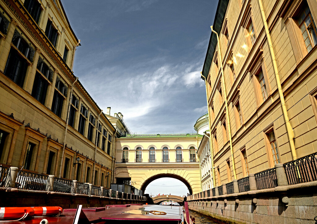 Landmark, attraction Preobrajenskiy Alayı Kışlası, Saint Petersburg, photo