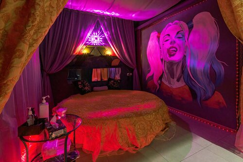 Догги стилінде тұрған порно әйелдер