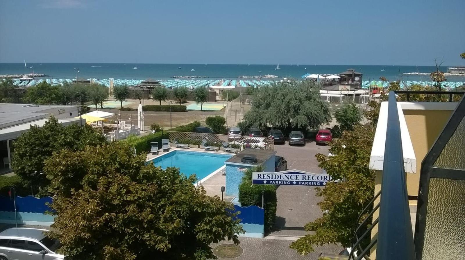 Фото Residence Record