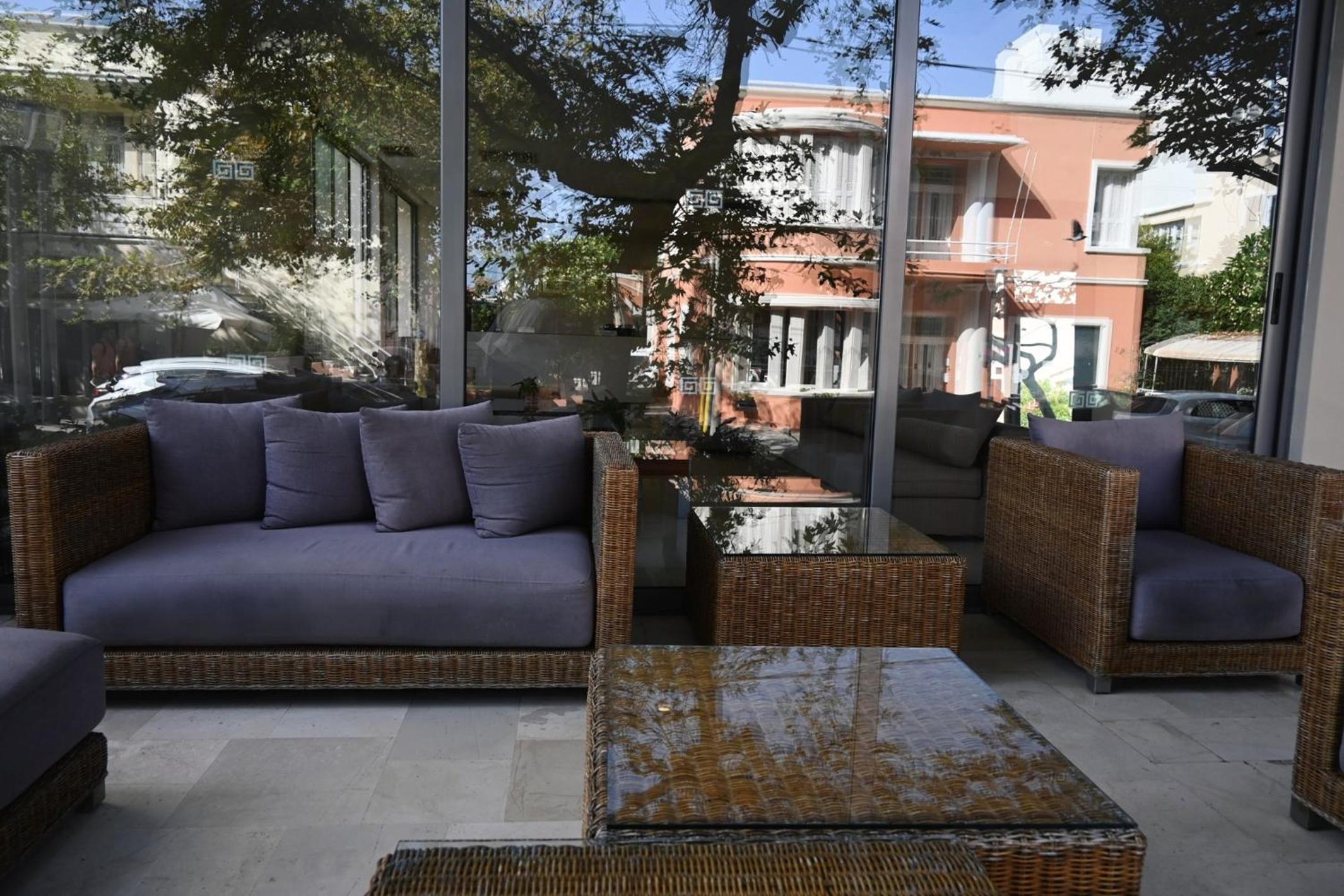 Фото Angela Downtown Hotel