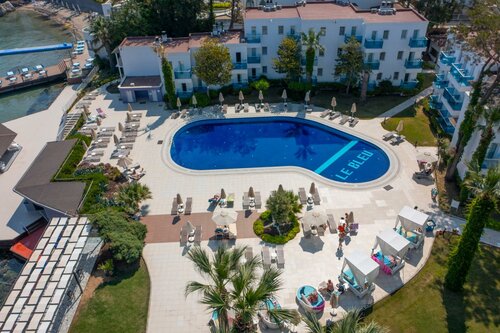 Гостиница Le Bleu Hotel & Resort в Кушадасы
