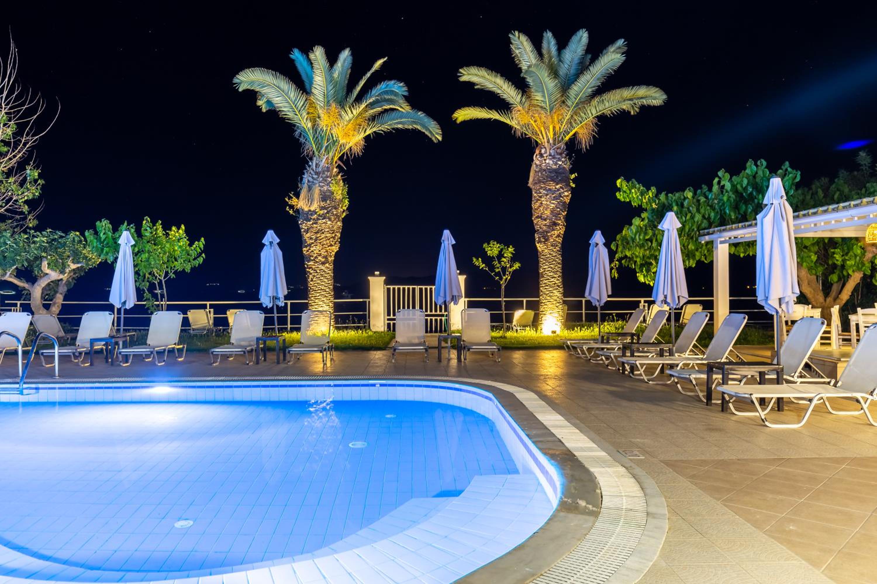 Фото Sirocco Hotel