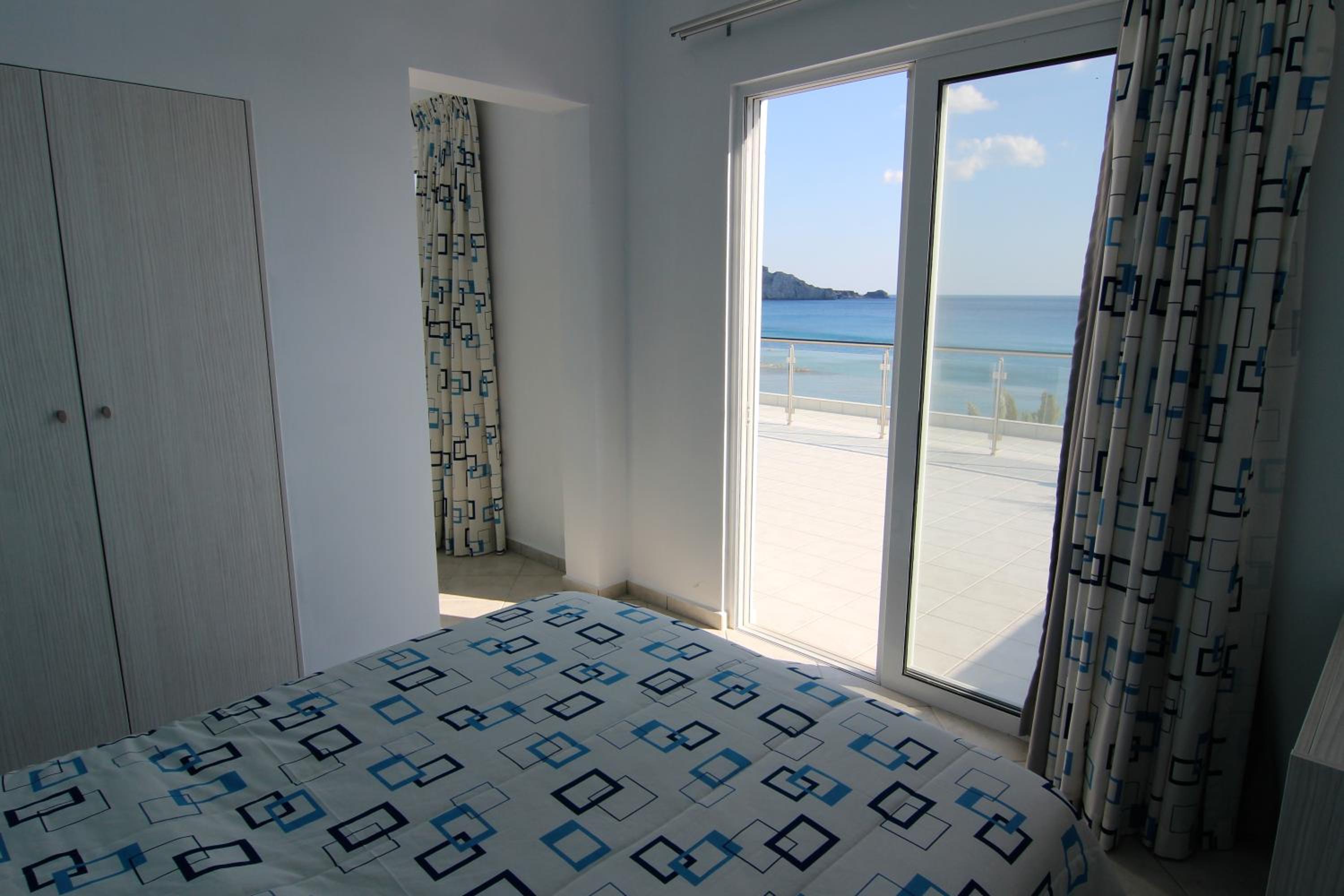 Фото Skinos Apartments and Studios