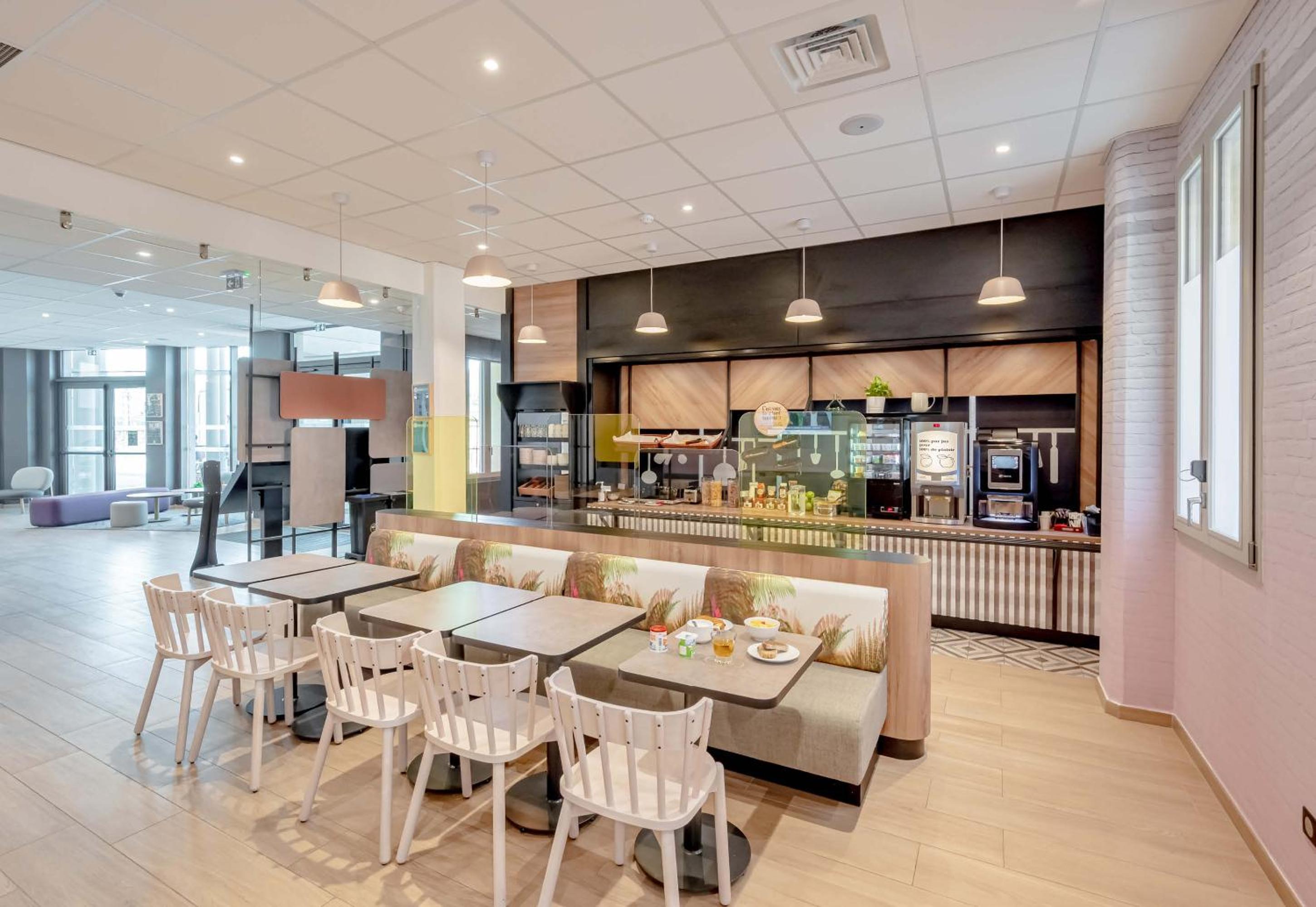 Фото B&b Hotel Toulon Centre Gare