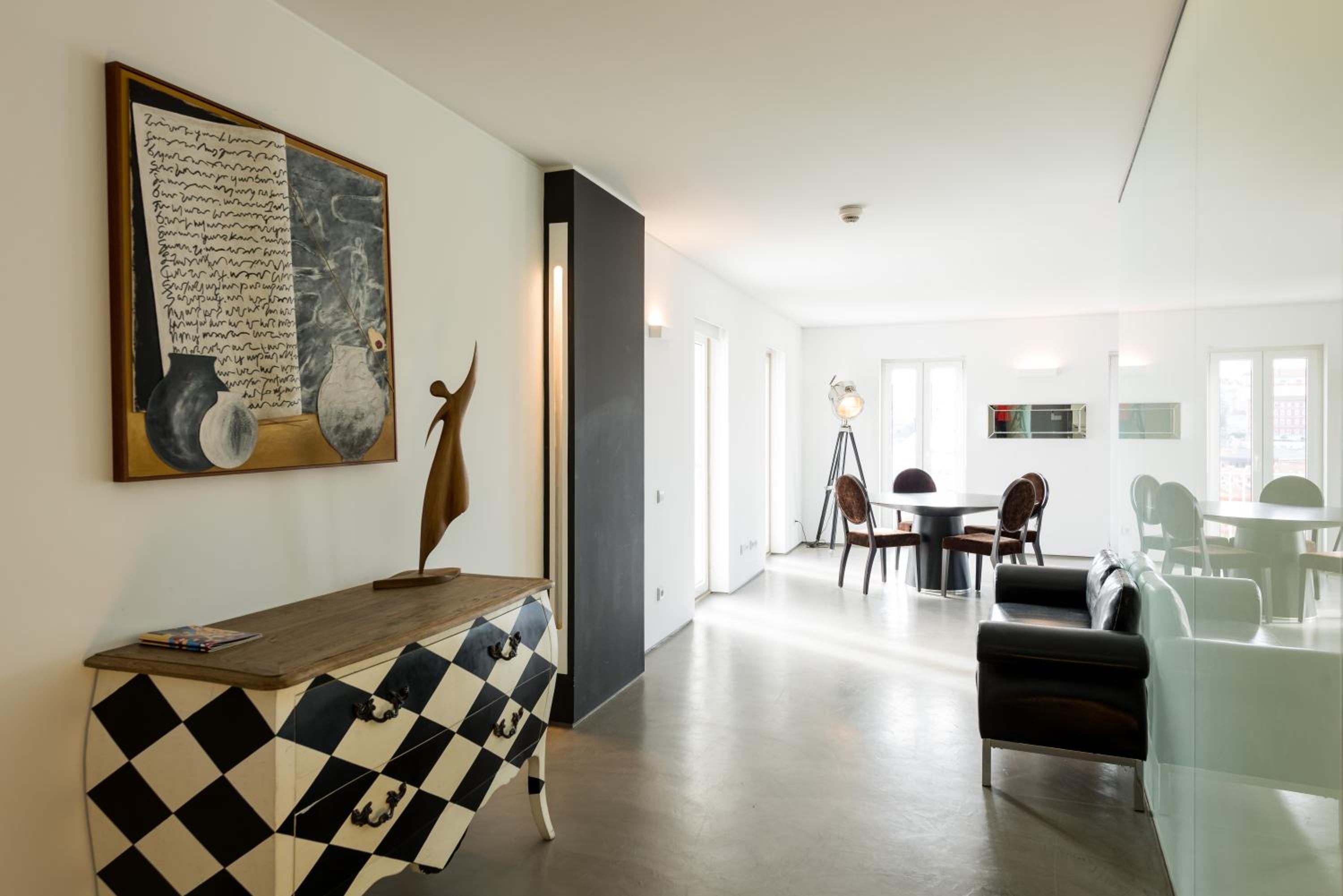 Фото Pateo Lisbon Lounge Suites