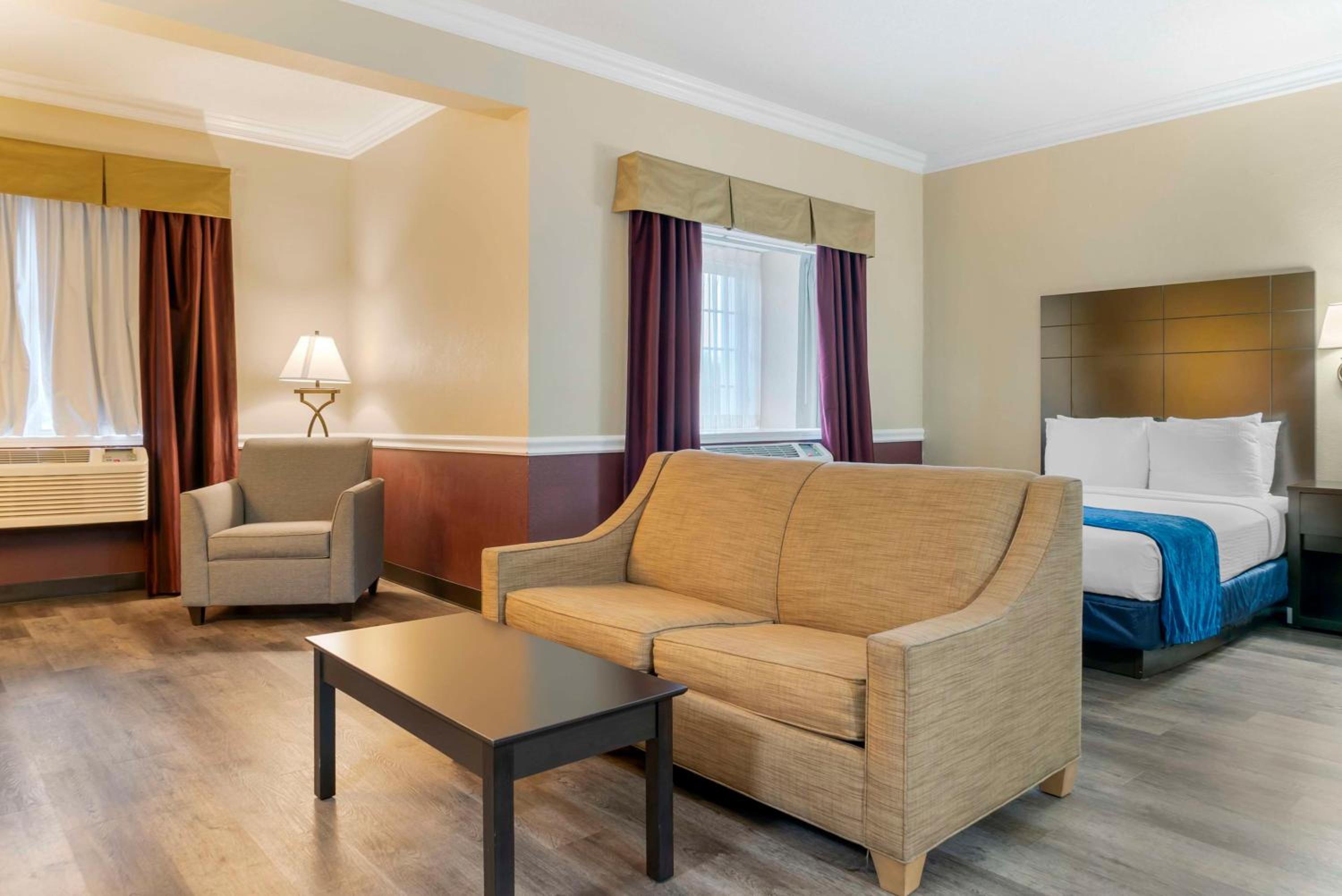 Фото Best Western Greenfield Inn