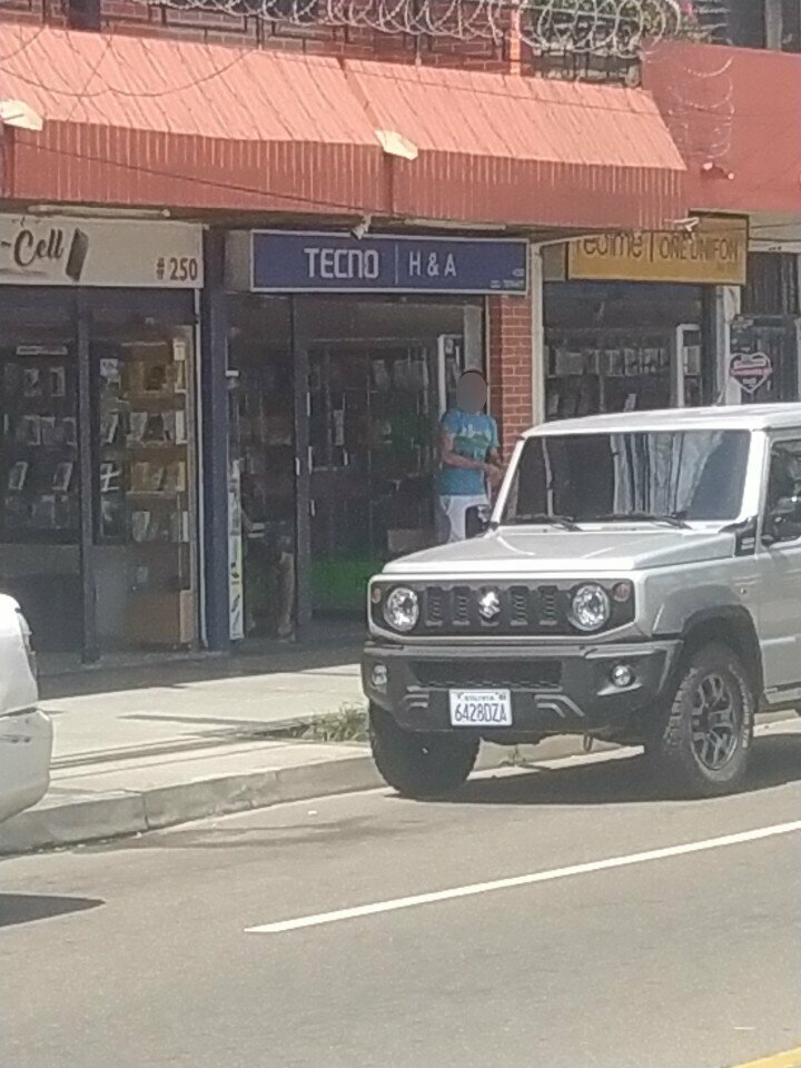 Clothing store H&a Celulares, Santa Cruz de la Sierra, photo
