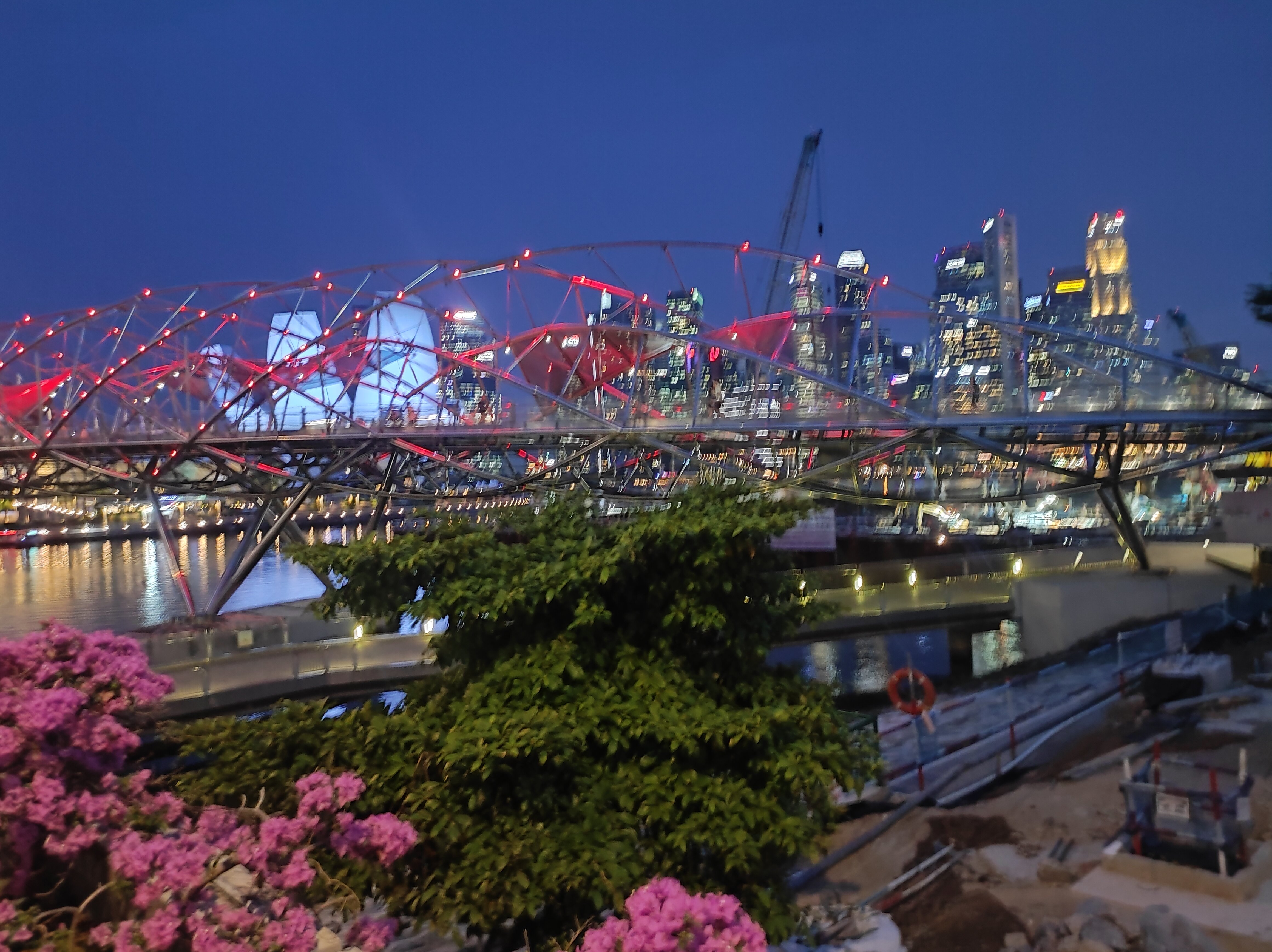 Фото Met A Space Pod @ Arab Street