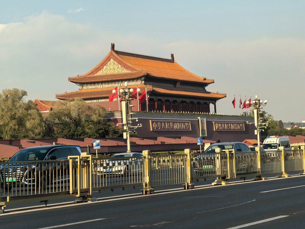 Landmark, attraction Portrait of Mao Zedong, Beijing, photo