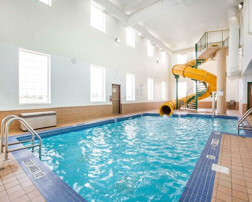 Гостиница Quality Inn & Suites в Летбридже