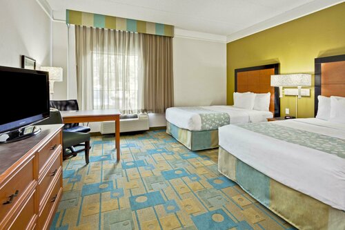 Внешний вид отеля La Quinta Inn & Suites by Wyndham Ft. Lauderdale Airport в Голливуде, фото 4