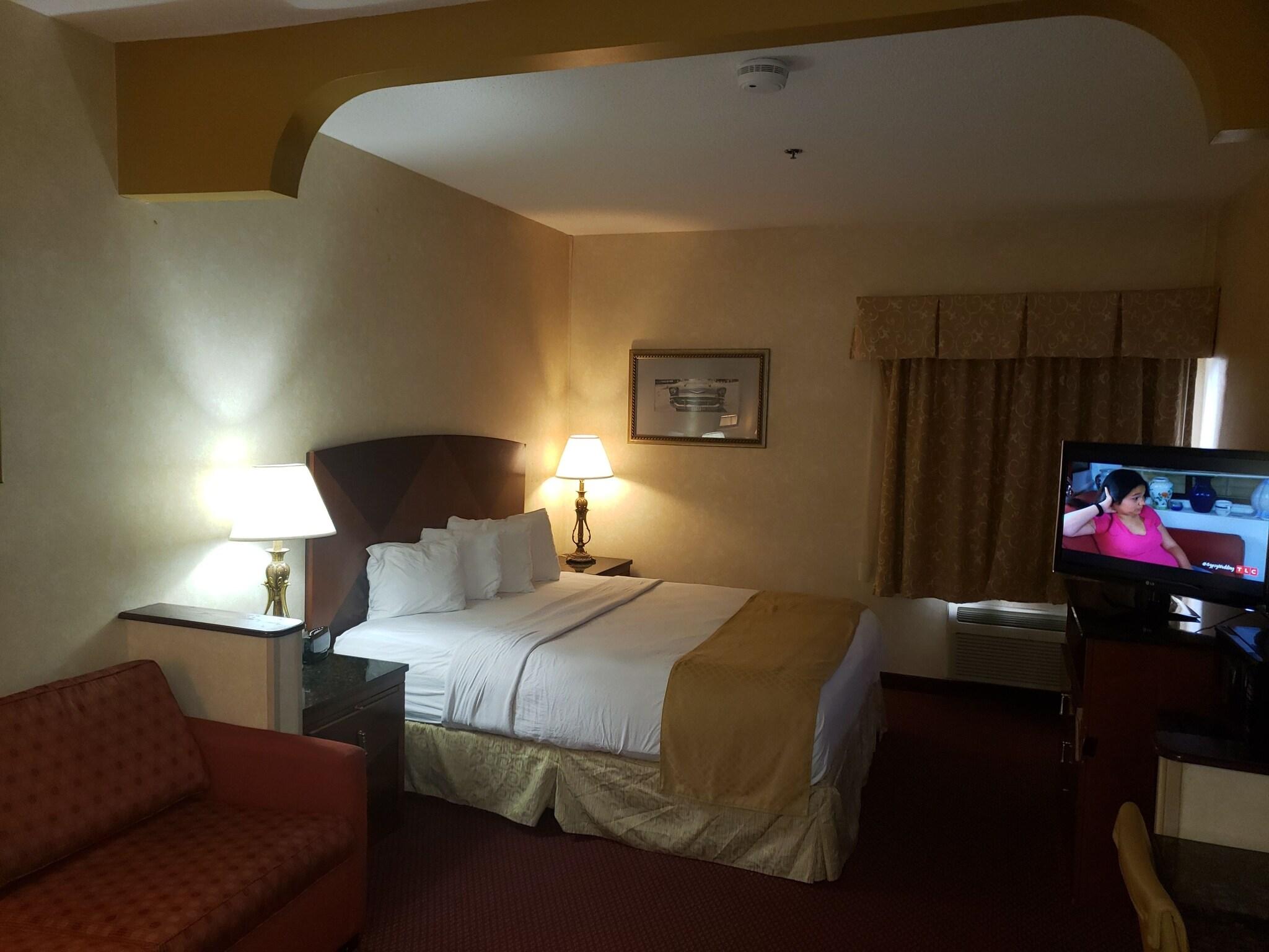 Фото A Victory Suites Warren