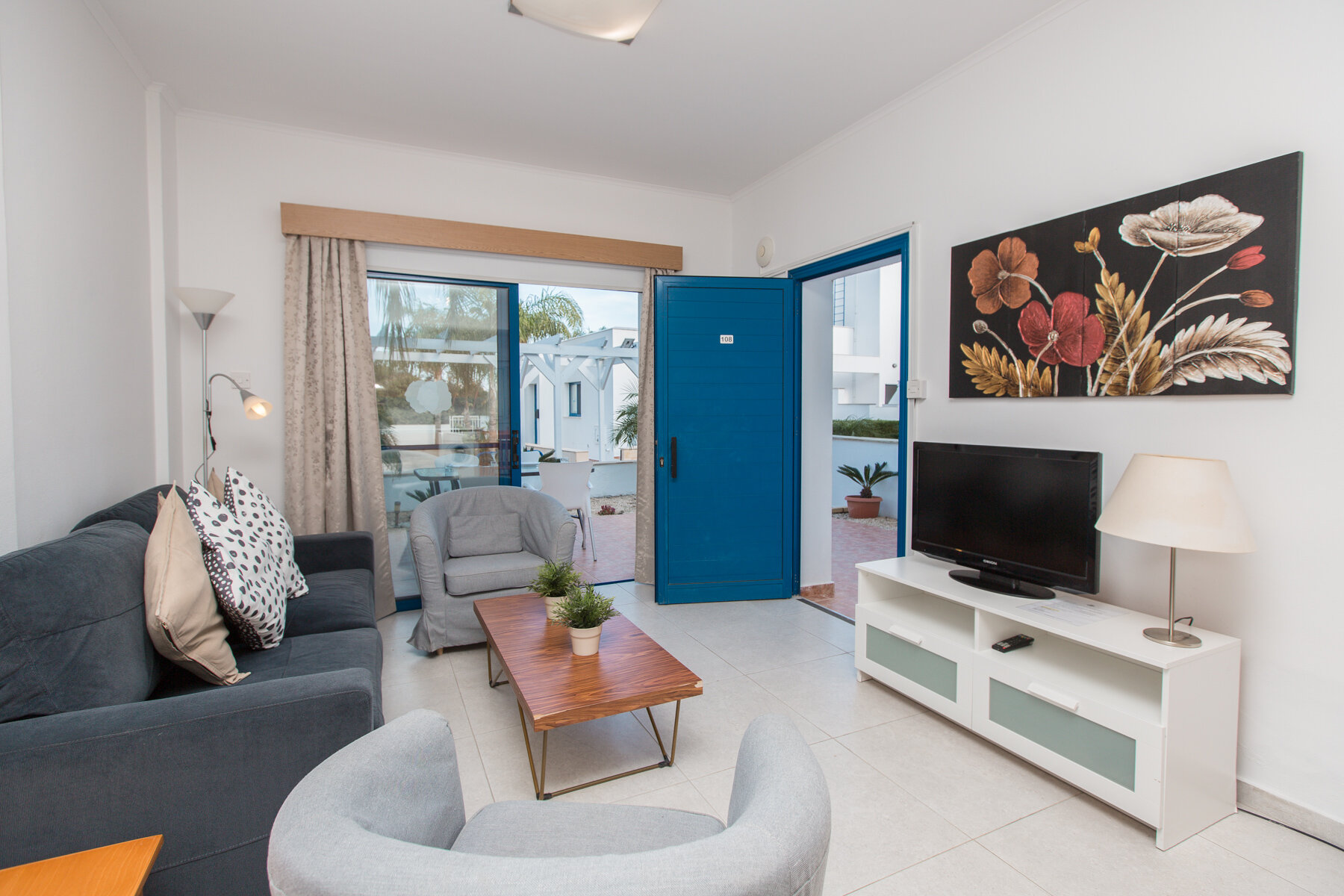 Фото Flouressia Gardens