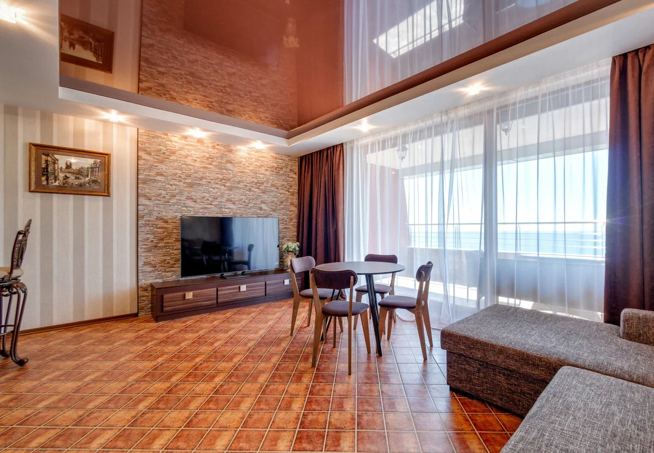 Фото Фамилия Делюкс