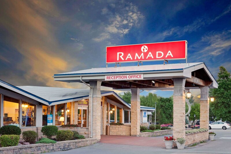 Гостиница Ramada by Wyndham Gananoque Provincial Inn