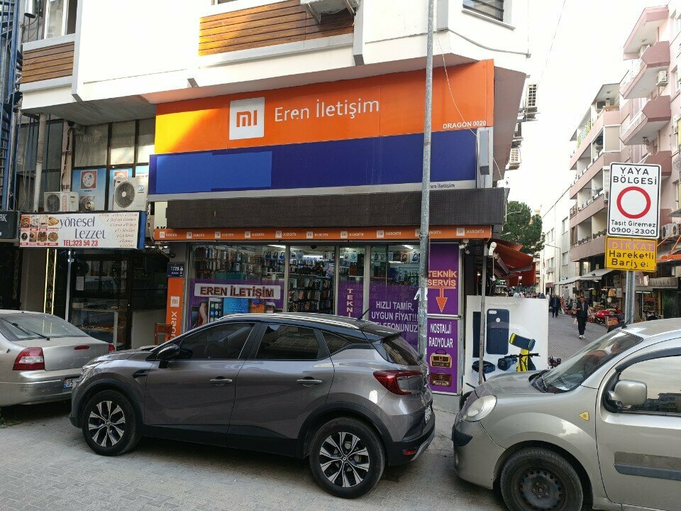 Mobile phone store Eren Iletsim, Izmir, photo