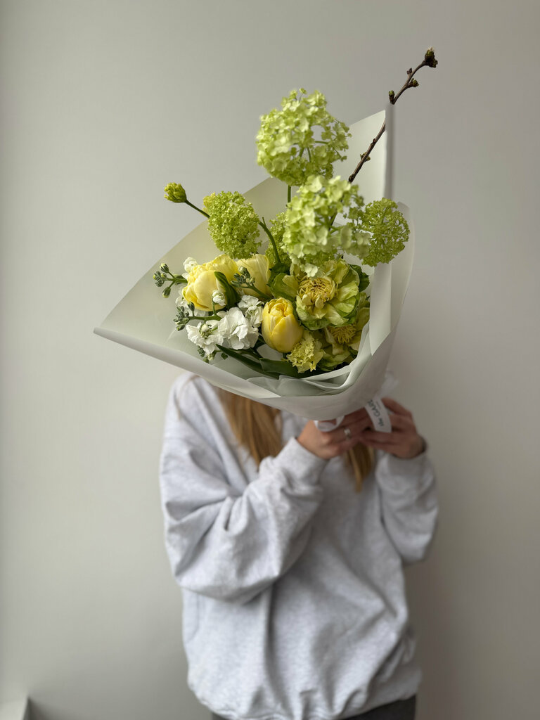 Flowers and bouquets delivery The Garden, Moscow, photo