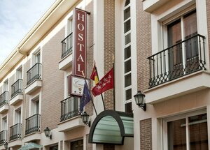 Гостиница Hostal Carlos III в Чинчоне