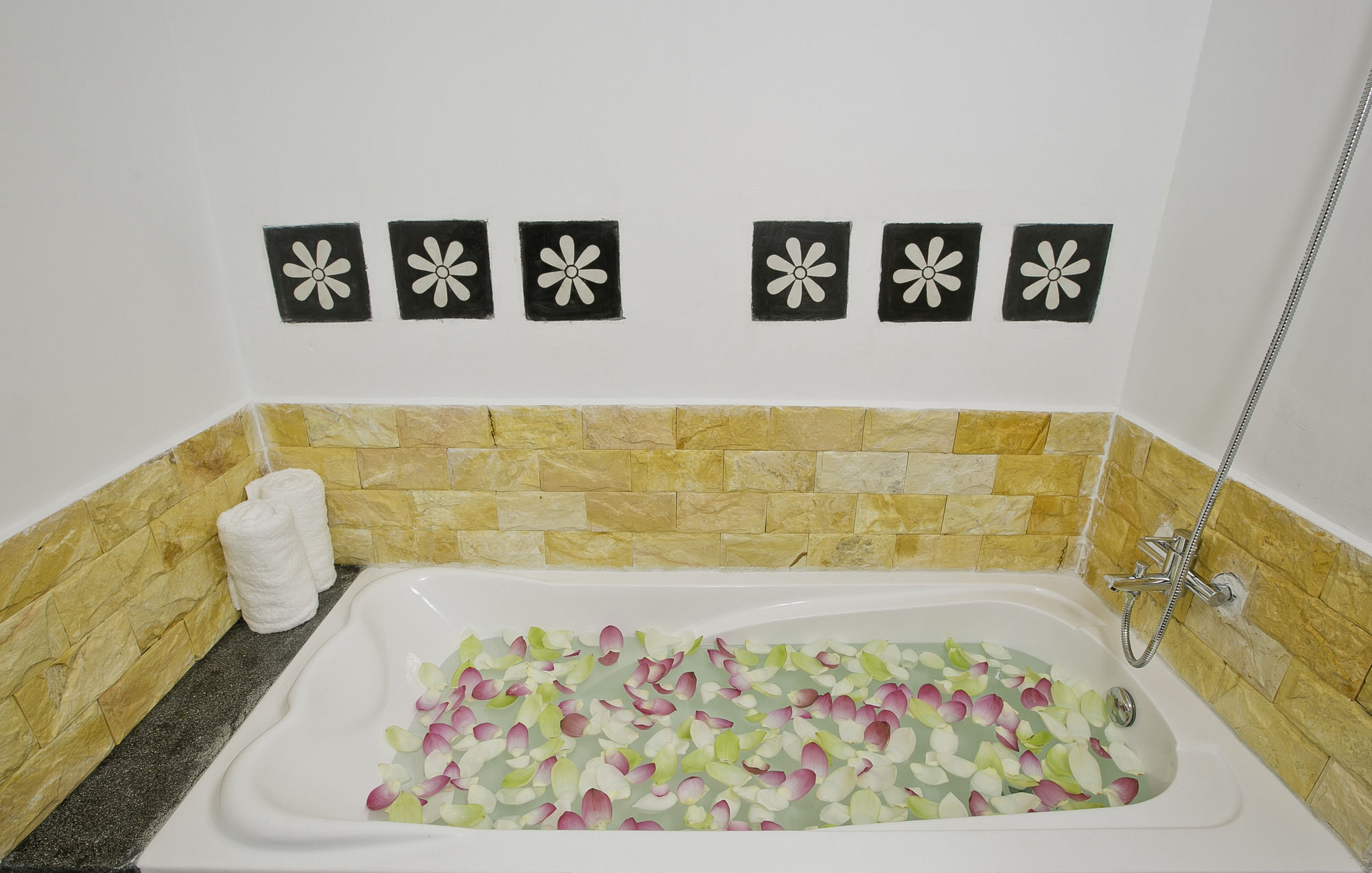 Фото The Grand Cyclo Boutique Suite & SPA