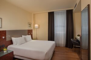 Гостиница Nh Bergamo