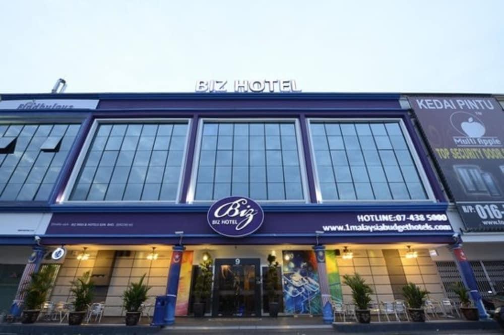 Фото отеля 1