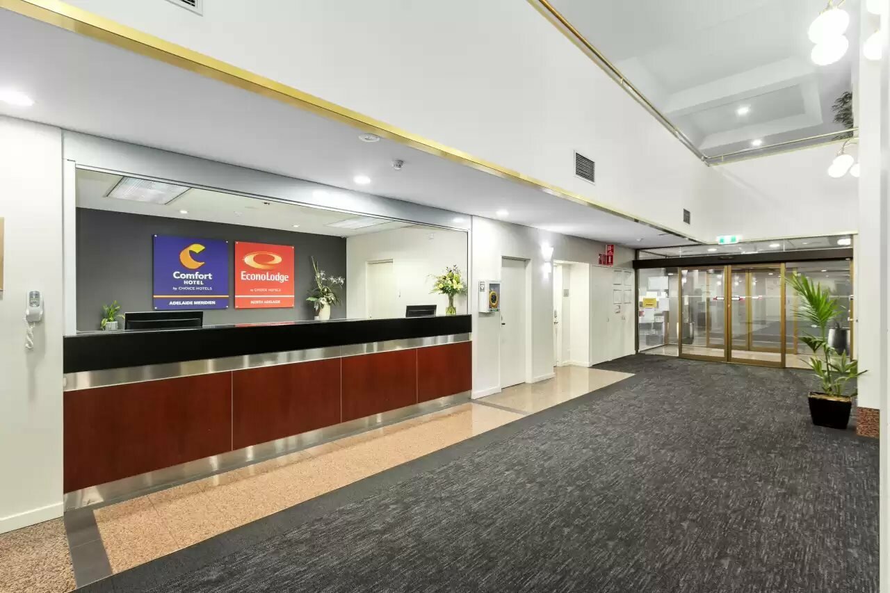 Фото Comfort Hotel Adelaide Meridien