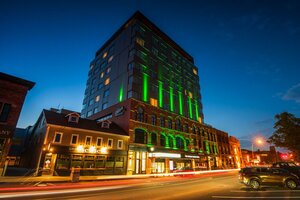 Гостиница The Holman Grand Hotel