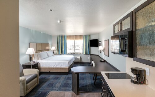 Гостиница Candlewood Suites Ontario - Convention Center в Онтарио