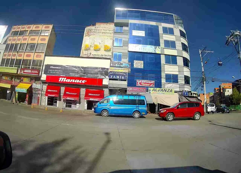 Shopping mall Multi Centro Sol De Luna, El Alto, photo