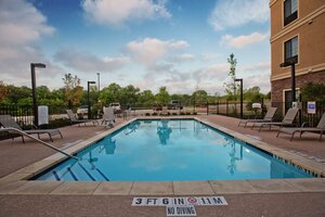 Гостиница Staybridge Suites Austin South Interstate Hwy 35, an Ihg Hotel