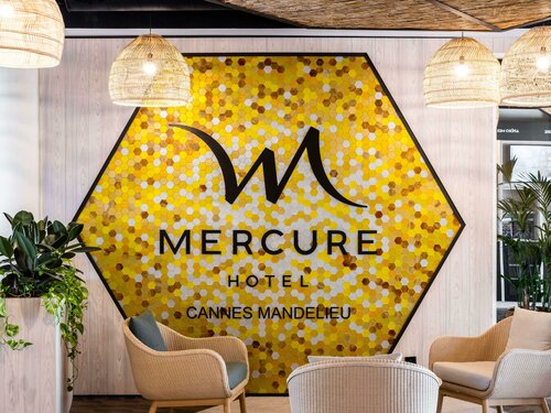 Гостиница Mercure Cannes Mandelieu
