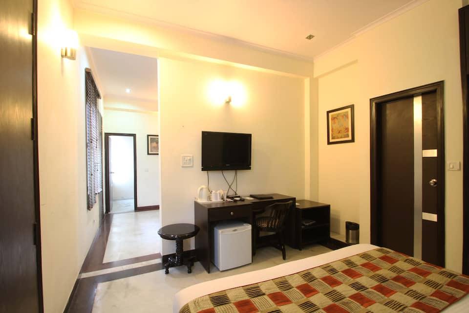 Фото Hollyhocks Residency